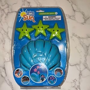 NWT Seashell green & blue Diving Game